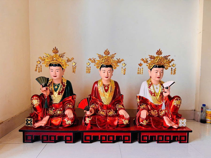 Tượng Tam tòa thánh mẫu